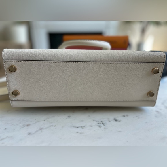 Michael Kors Hamilton EW Satchel - Picture 5 of 8